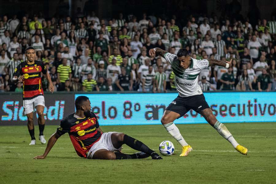 Alef Manga anotou um hat-trick para deixar grandes times do Brasil ainda mais atentos ao seu futebol