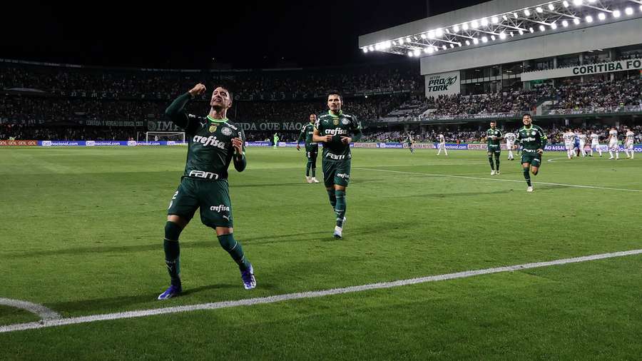 O Coritiba sofreu a 8ª derrota no Couto Pereira neste Brasileirão