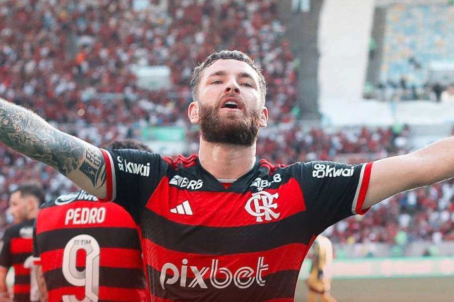 Léo Pereira fechou o placar na vitória sobre o Madureira