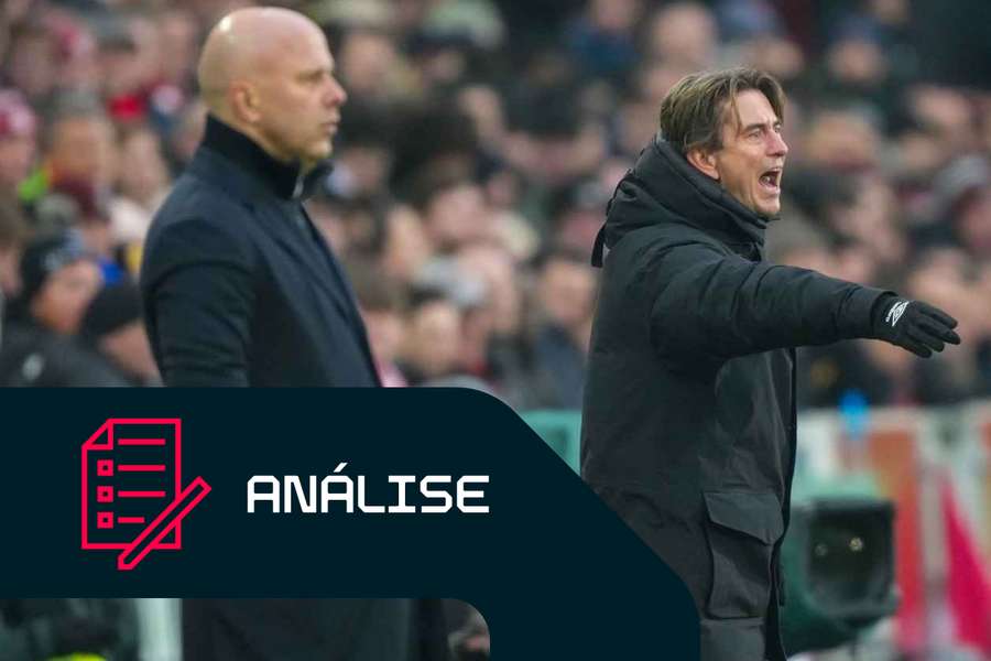 O treinador do Liverpool, Arne Slot, e Thomas Frank, do Tottenham