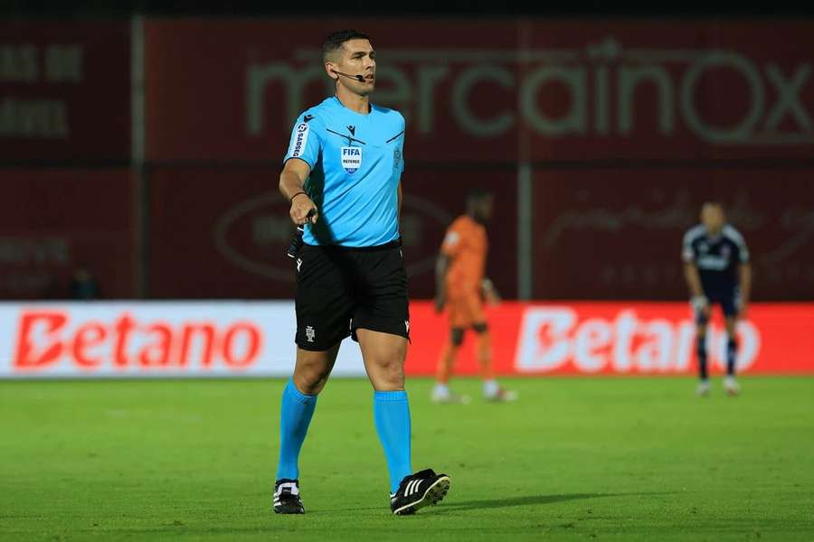 Fábio Veríssimo apita o Sporting-Benfica da Supertaça