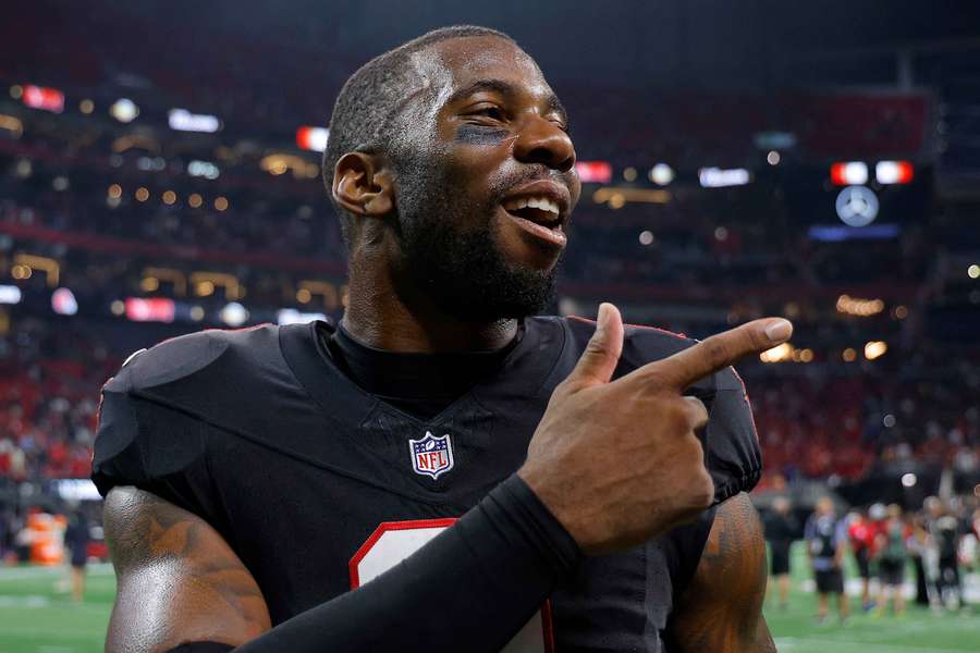 Falcons TE Kyle Pitts reacts after a game