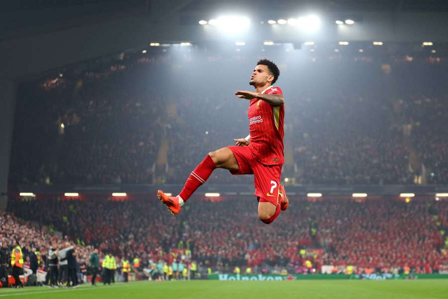 Luis Díaz celebra en Anfield 