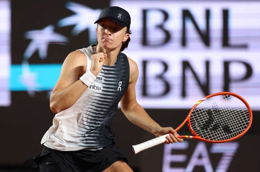 Tenis Flash: Świątek walczy o awans do półfinału w Rzymie