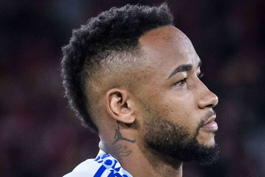 Rafael Silva deixou o Cruzeiro reduzido a dez jogadores aos... 3 segundos