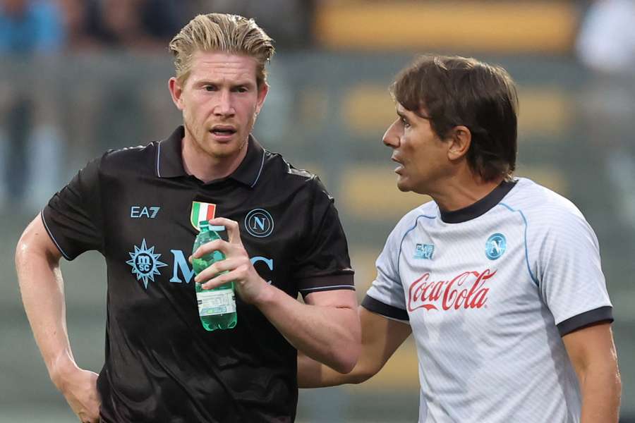 Kevin De Bruyne und Antonio Conte in einem Freundschaftsspiel.