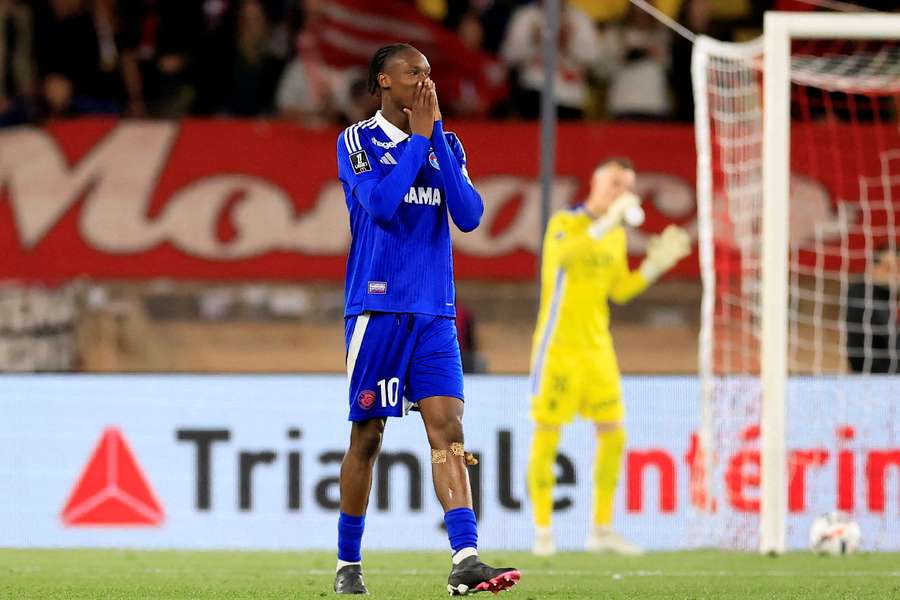 Emanuel Emegha in action for Strasbourg