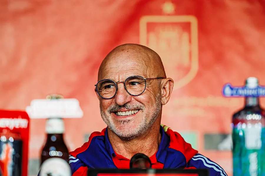 De la Fuente espera seguir sonriendo durante y después del Mundial de fútbol