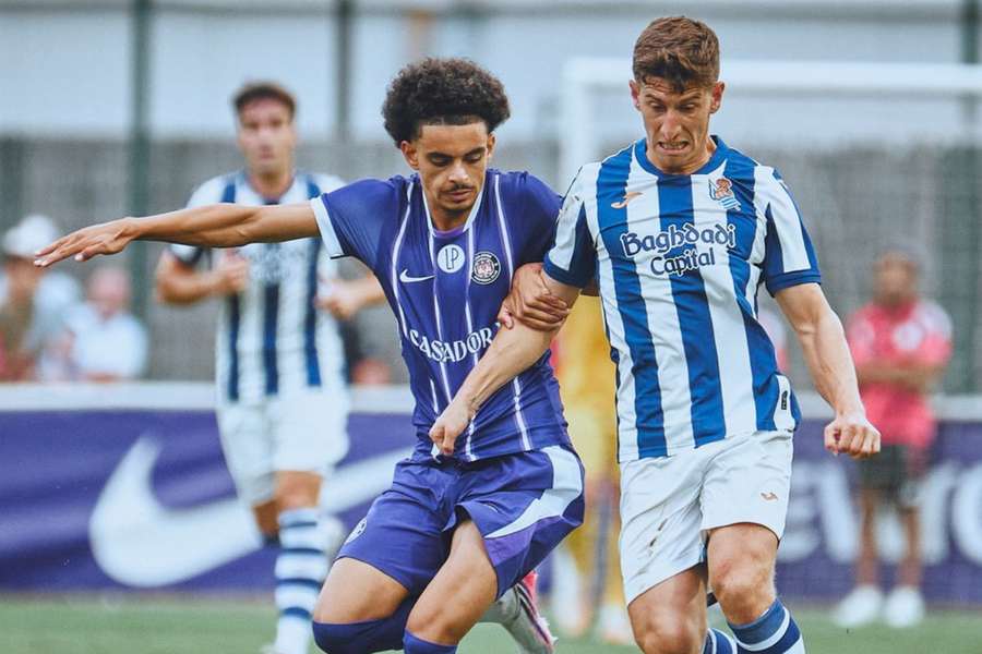 A la Real se le atragantan el Toulouse y el césped