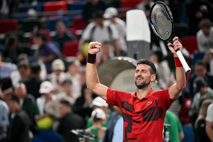 Djokovic pokonał Fritza i jest o krok od setnego triumfu w turniejach ATP