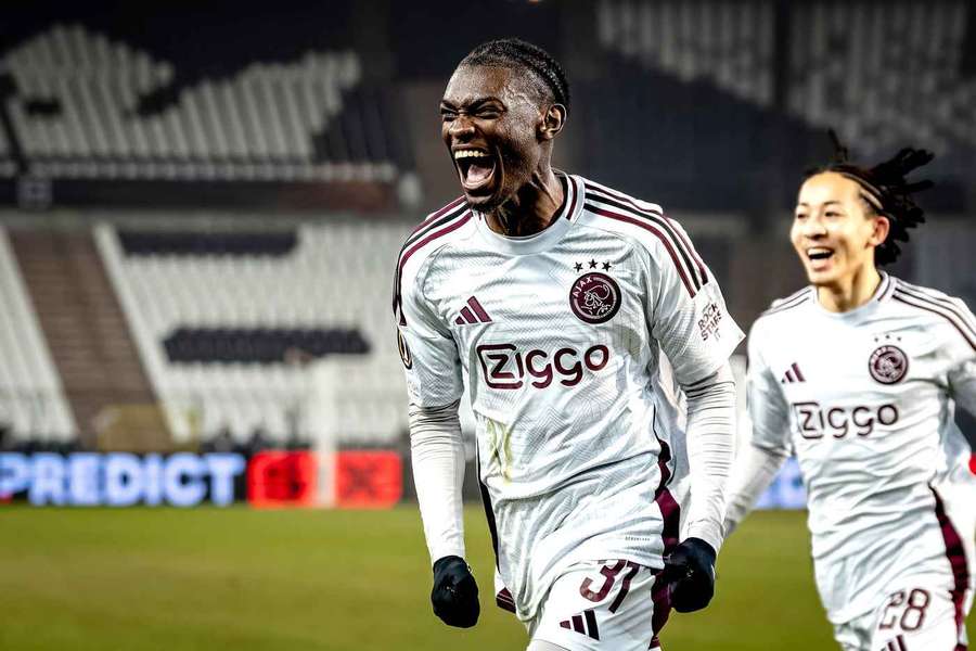 Jorthy Mokio, defesa de 16 anos do Ajax