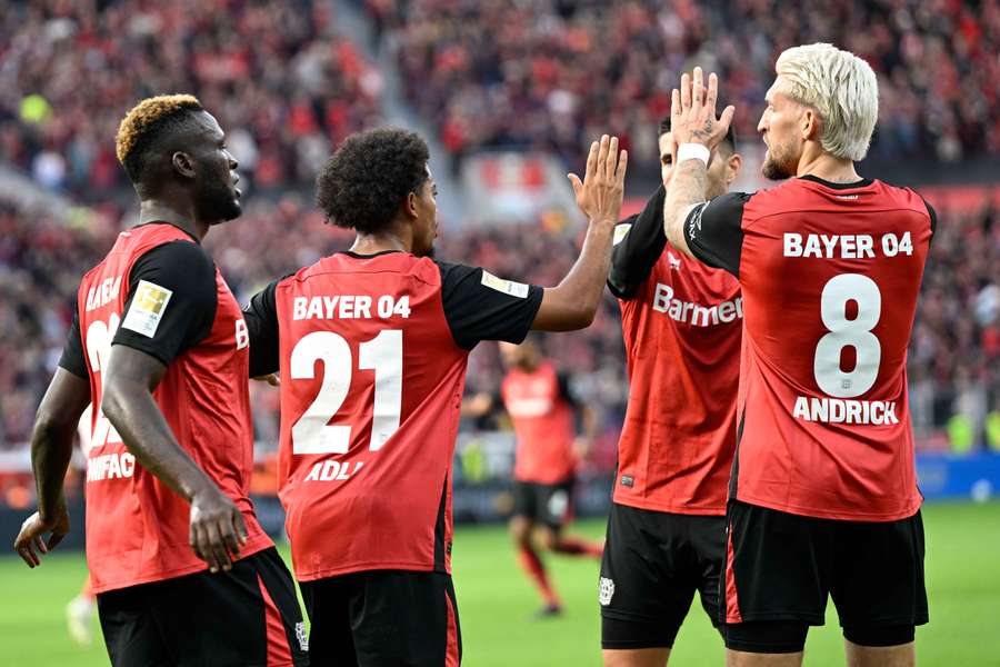 Leverkusen venceu Frankfurt de virada