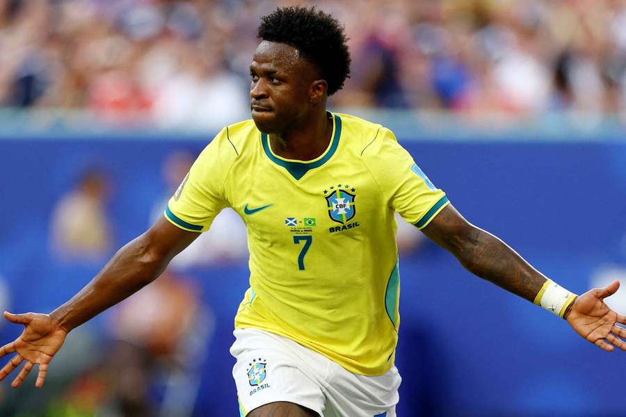 Vini Jr. abriu o placar em Escócia x Brasil Vini Jr. abriu o placar em Escócia x Brasil