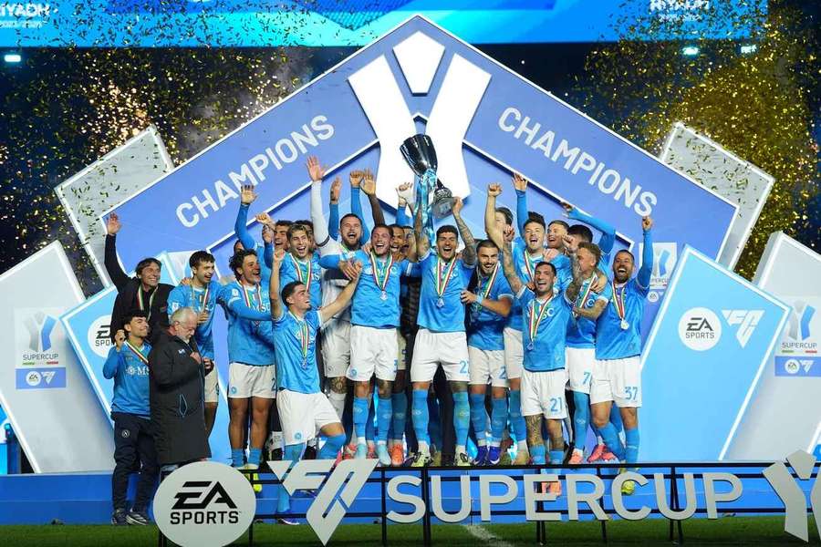 Napoli învinge Bologna în finala Supercupei Italiei de la Riyadh