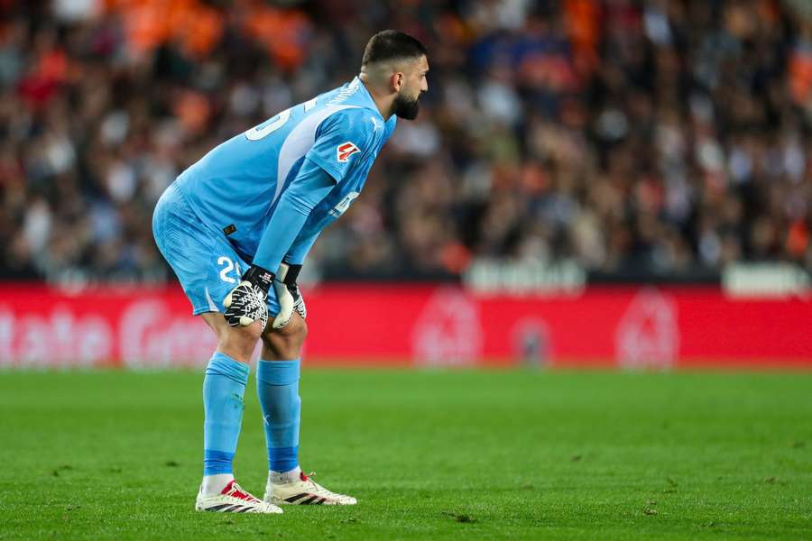 Mamardashvili, dolorido en el duelo ante el Rayo Vallecano