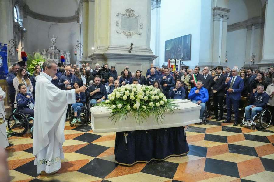 O funeral de Alex Zanardi