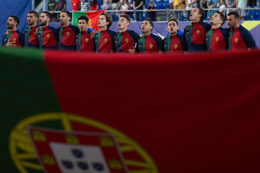 Equipa masculina de futebol de praia defronta a Suíça