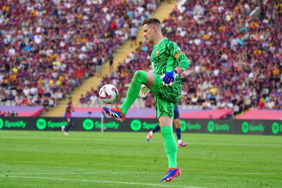 Man City prepare approach for unhappy Barcelona keeper Ter Stegen