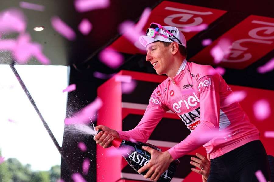 Tadej Pogacar dominiert derzeit den Giro d'Italia und will das bei der Tour de France im Sommer wiederholen.