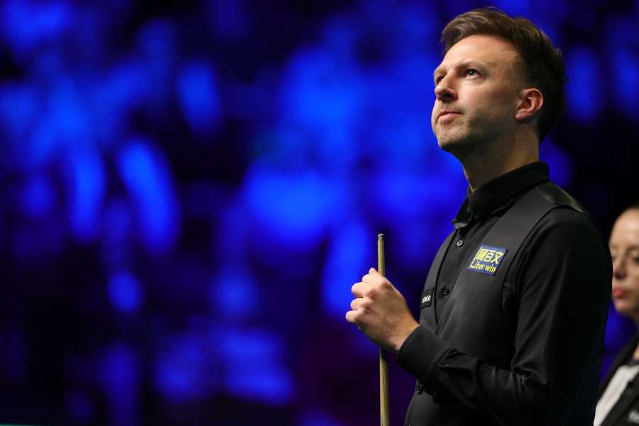 Ein nachdenklicher Judd Trump beim Finale der Tour Championship.
