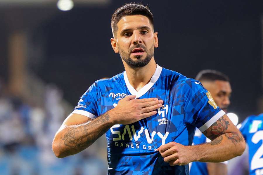 Mitrovic marcou duas vezes na vitória diante do Al-Ittihad