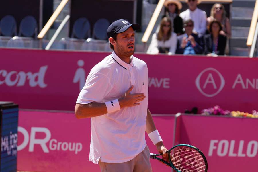 Jarry sigue adelante en Roma.