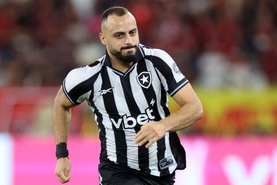 Arthur Cabral não emplacou no Botafogo