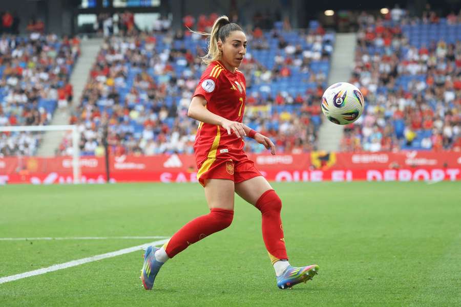 Olga Carmona ao serviço da seleção espanhola