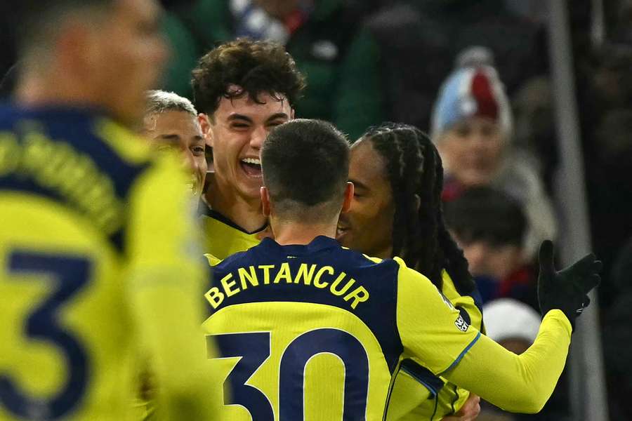 Archie Gray com o seu primeiro golo como sénior