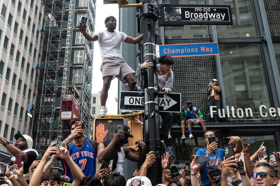Les supporters des Knicks ont envahi les rues de New York