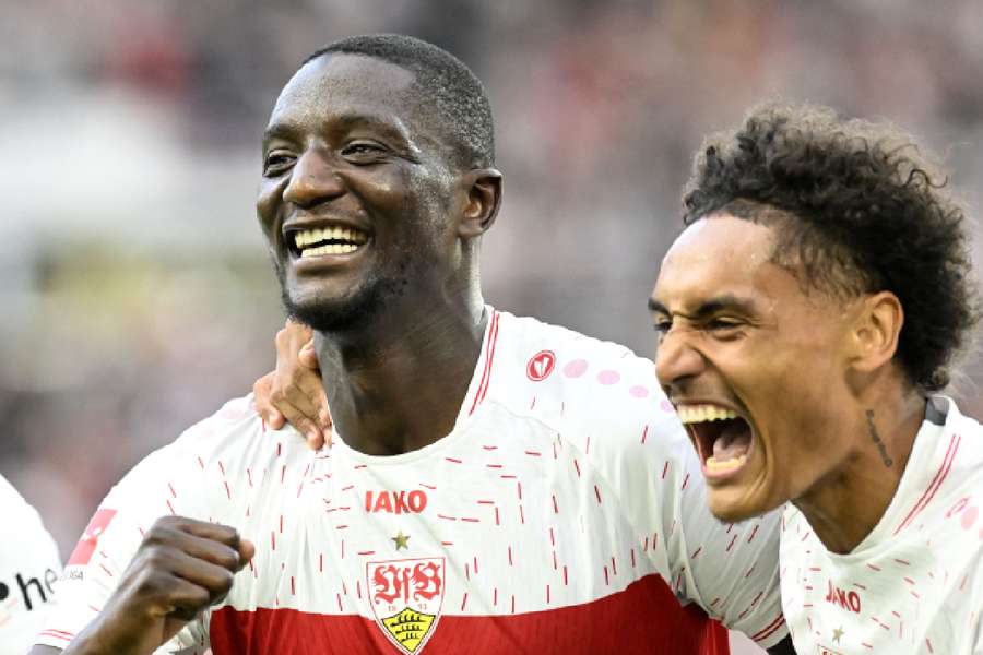 Guirassy impulsa al Stuttgart hacia el liderato provisional de la Bundesliga