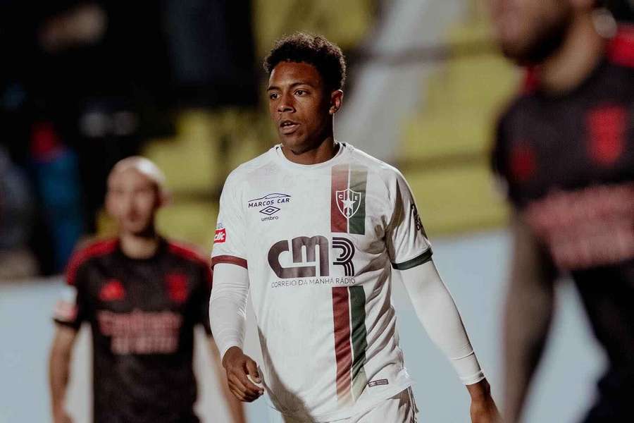 Fábio Ronaldo ao serviço do Estrela da Amadora