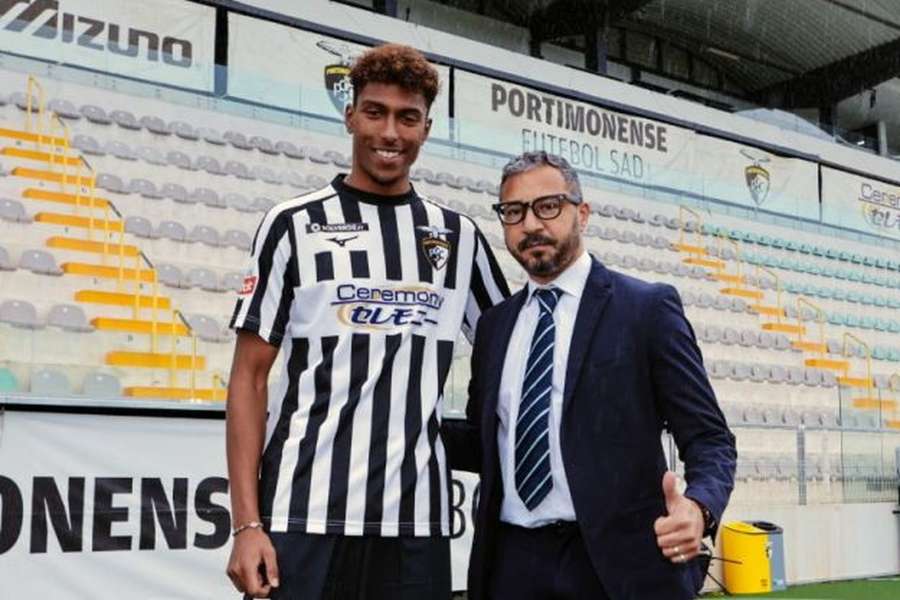 Tamble Monteiro apresentado no Portimonense