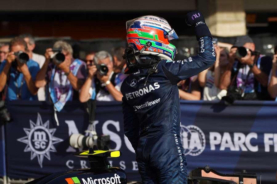 Kimi Antonelli holt sich die Pole in Austin. Kimi Antonelli holt sich die Pole in Austin.