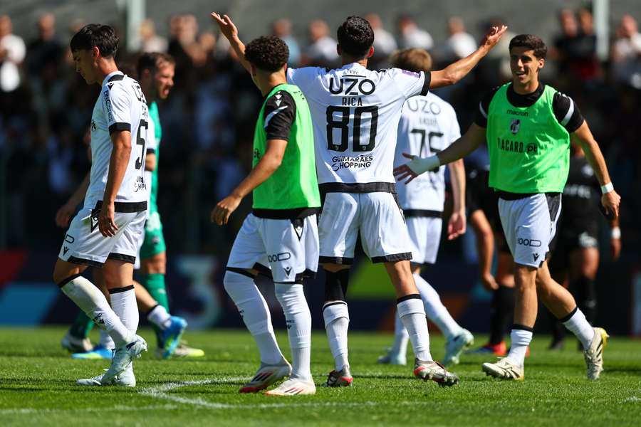 A festa dos jogadores do Vitória SC B