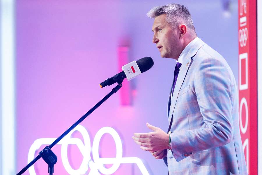 Radosław Piesiewicz podczas ceremonii zaprzysiężenia Polskiej Reprezentacji Olimpijskiej przed Igrzyskami Paryż 2024 w Warszawie