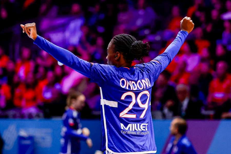 Onacia Ondono jubelt. Onacia Ondono jubelt.