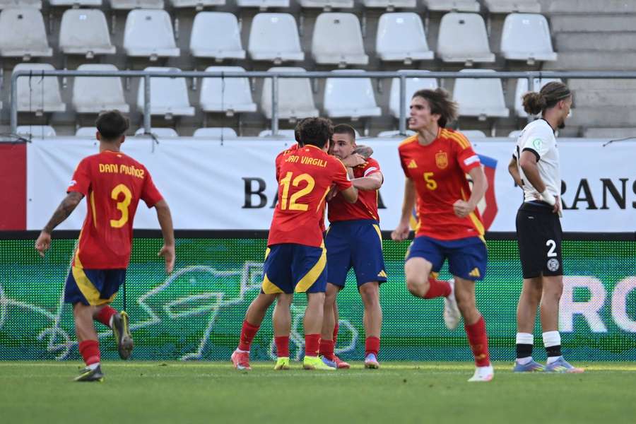 Partido alocado entre España y Alemania.