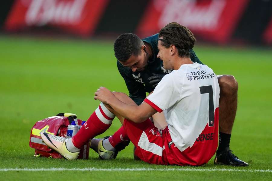 Victor Jensen after suffering his hamstring injury against Zrinjski Mostar