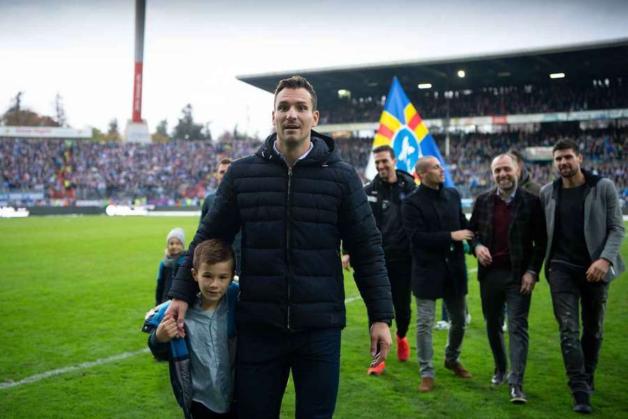 Mario Eggimann bei der Verabschiedung des "alten" Wildparkstadions.