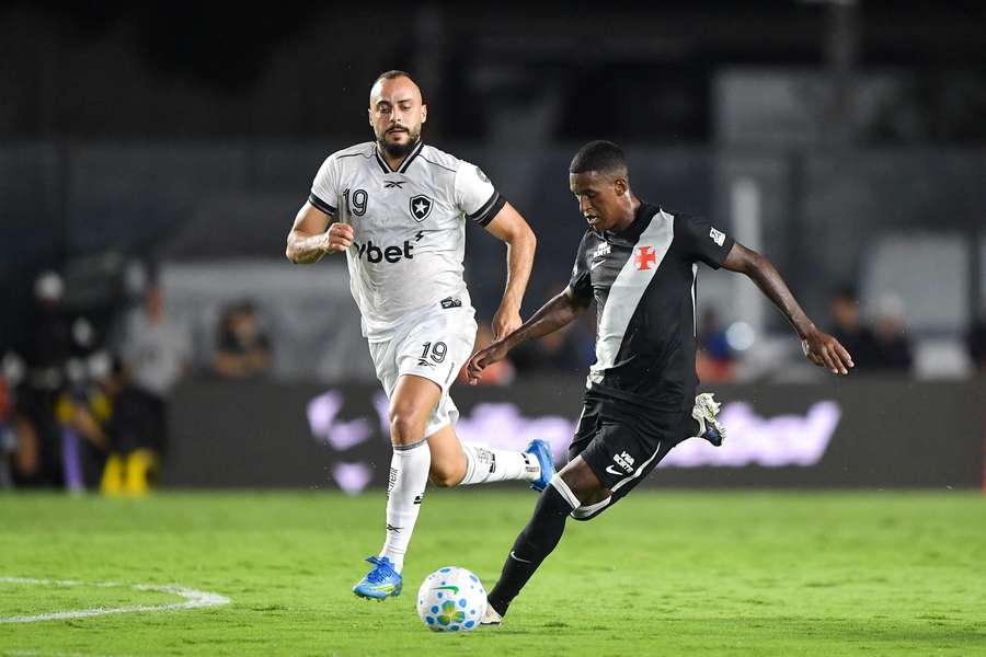 Botafogo e Vasco voltam a se encontrar pela Série A do Brasileirão nesta quarta-feira (7) Botafogo e Vasco voltam a se encontrar pela Série A do Brasileirão nesta quarta-feira (7)