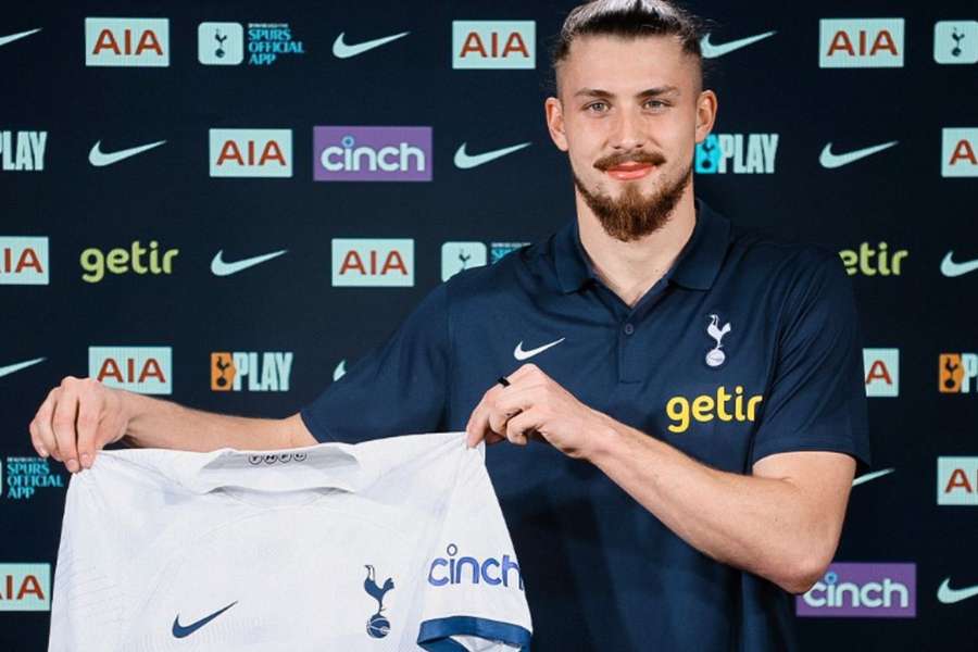 Radu Drăgușin, prezentat oficial la Tottenham