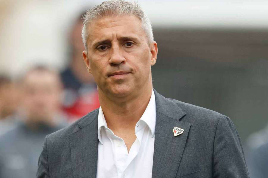 O argentino diz que segue no cargo apesar da fase ruim