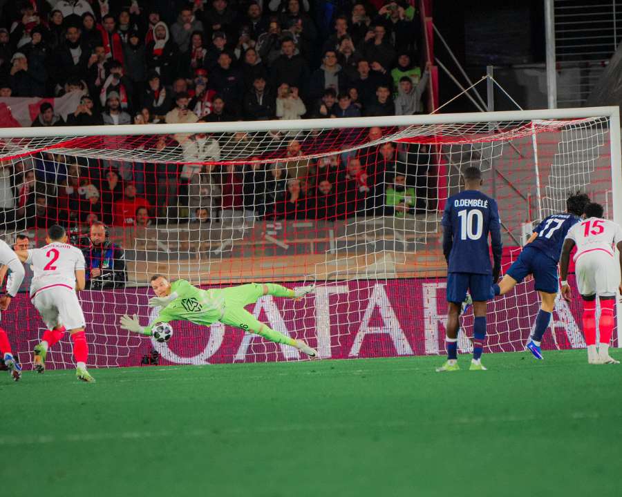 Köhn ha parato il rigore di Vitinha