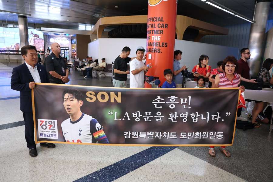 Son draws fans to airport as LAFC calls Wednesday news conference
