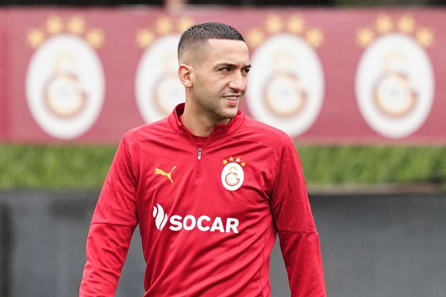 Hakim Ziyech, do Galatasaray, participa numa sessão de treino