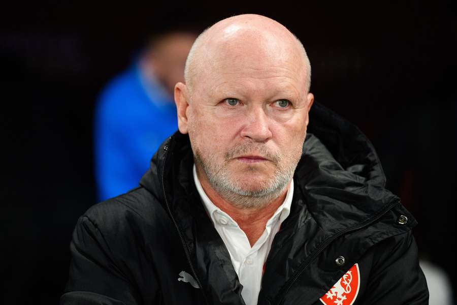 Ivan Hašek na lavičce reprezentace. Ivan Hašek na lavičce reprezentace.