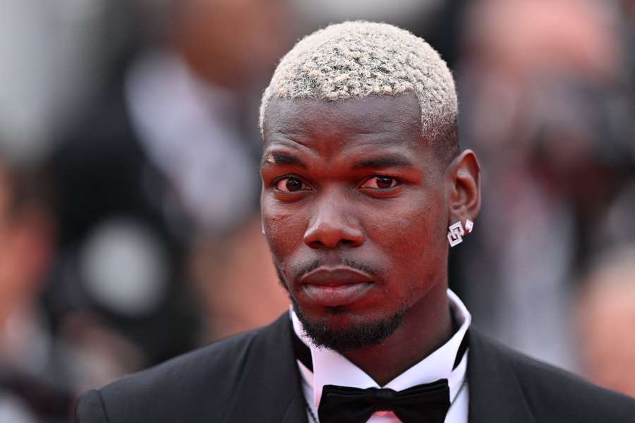Pogba lands in France for medical ahead of Monaco move