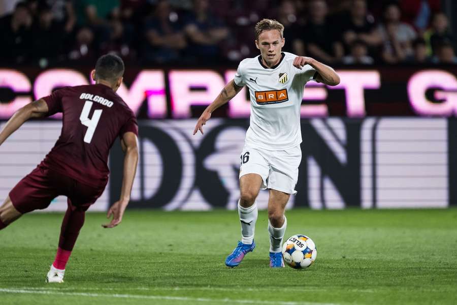 Hacken's Pontus Dahbo in action against CFR Cluj