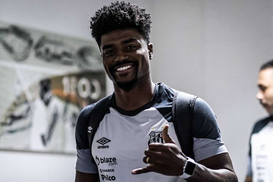 Eduardo Bauermann, do Santos, foi afastado na terça-feira